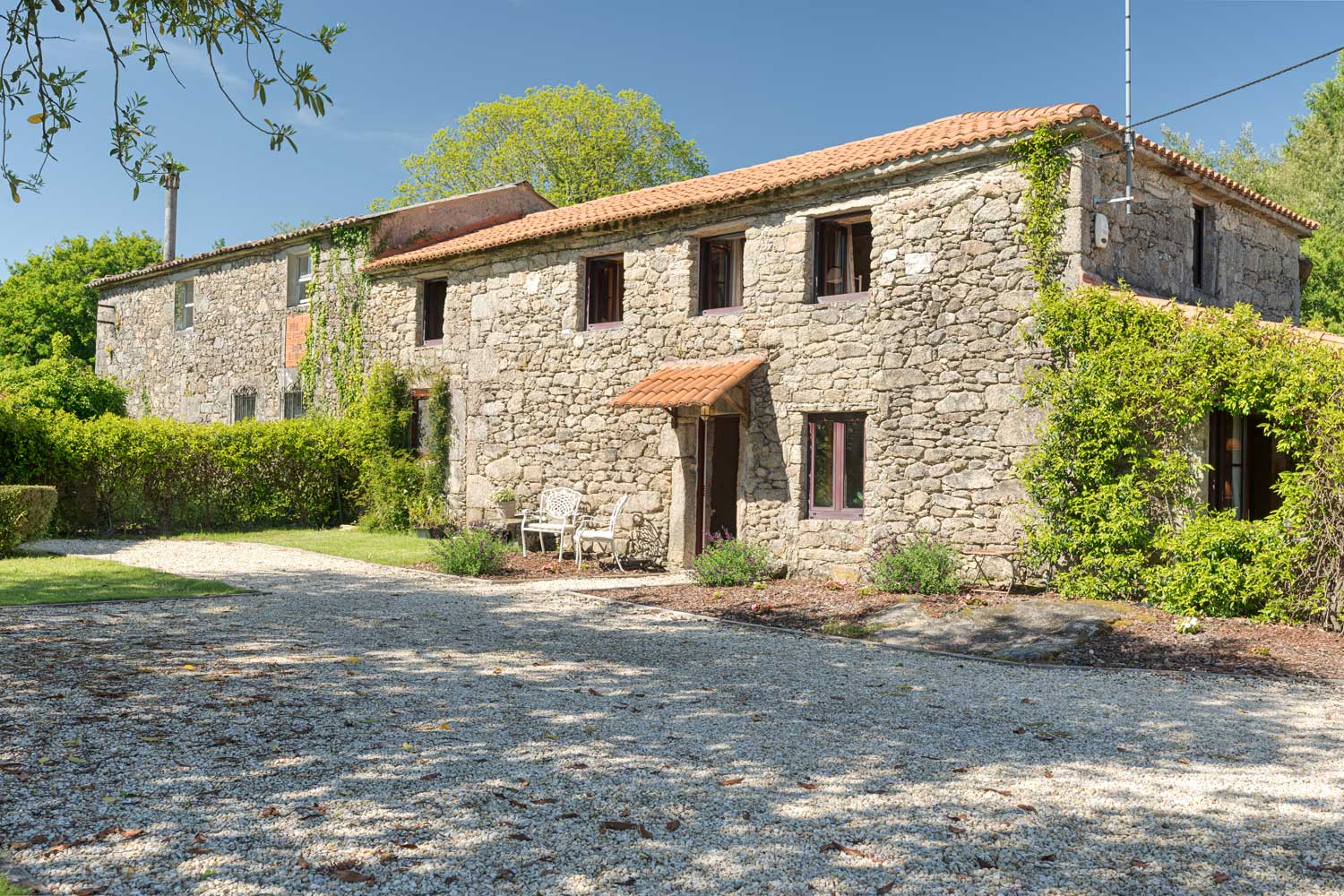 Casa de piedra rústica en venta por Morando Inmobiliaria.